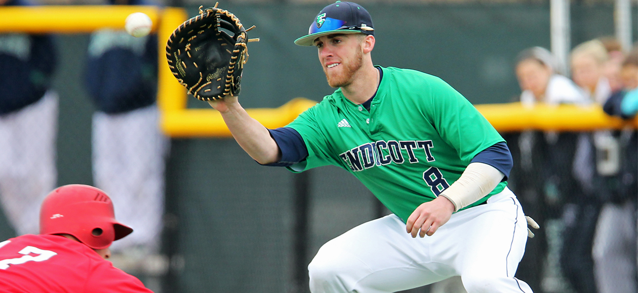 Endicott Drops Home Doubleheader to NESCAC Rival Amherst