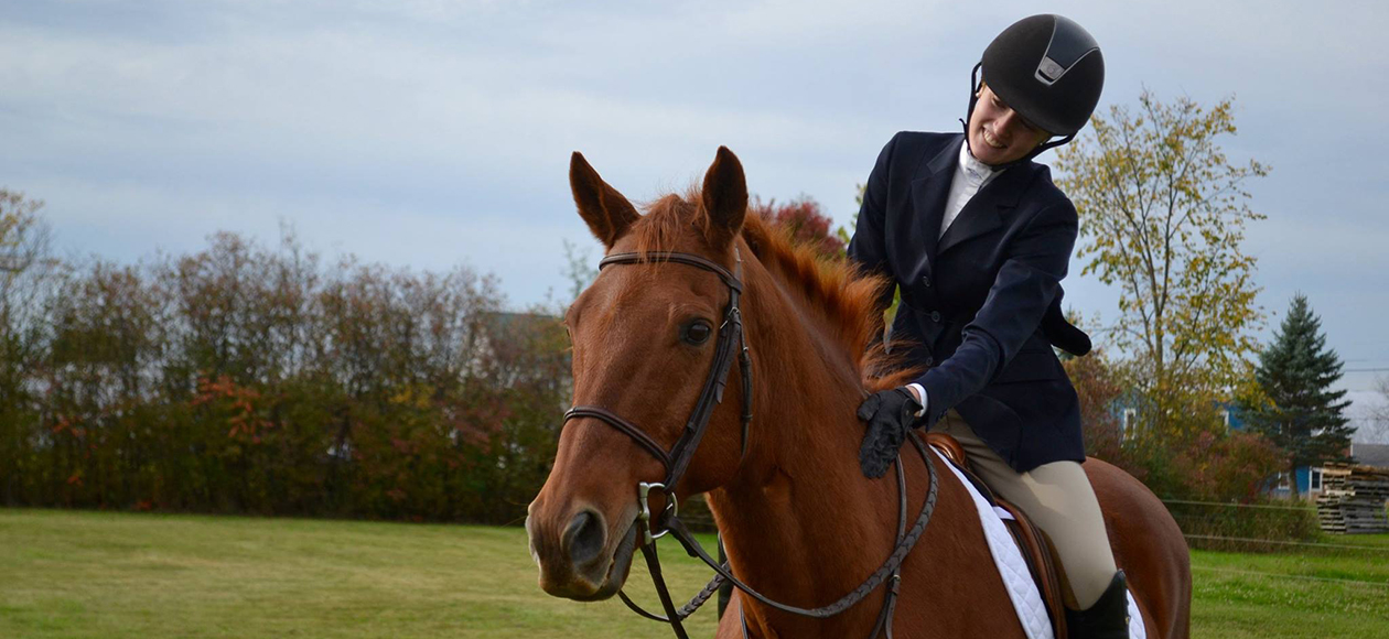 Equestrian Takes Fifth At UNH Show