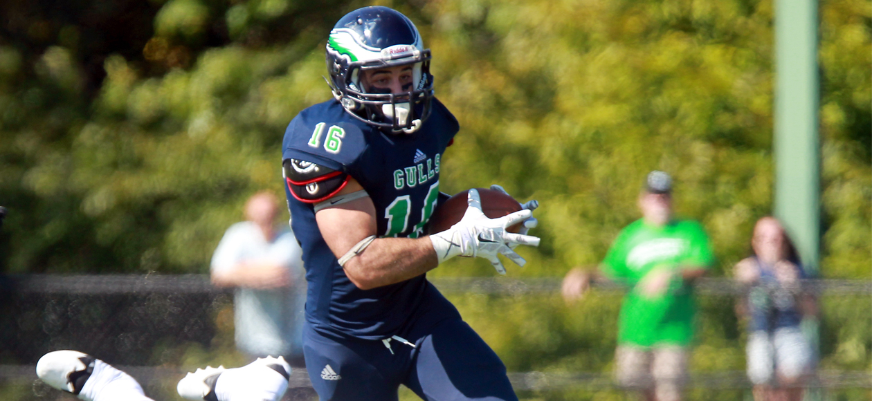 Second-Half Upset Thwarted as Endicott Falls to MIT 34-29