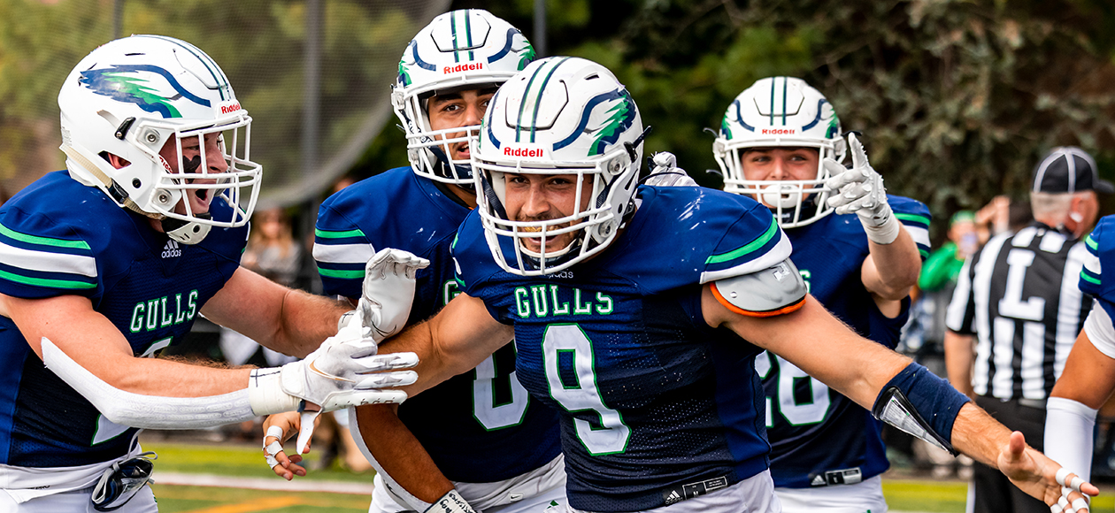 Endicott Edges Curry On Homecoming & Family Weekend, 34-27