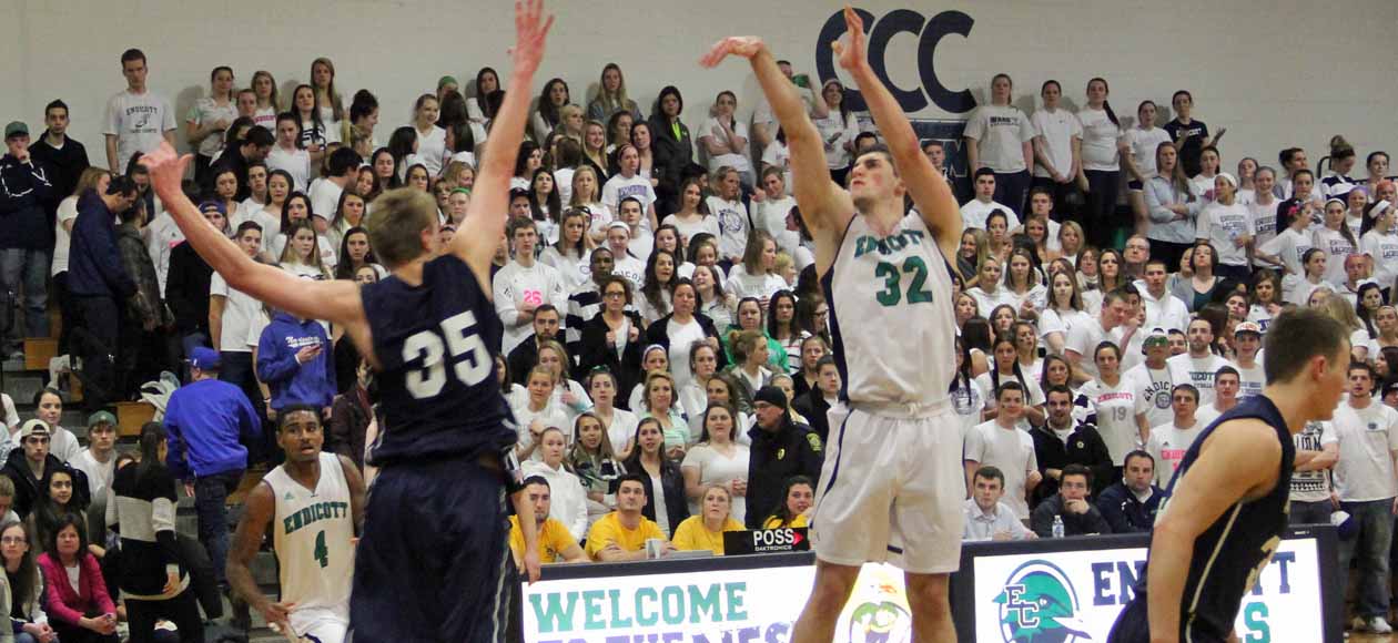 Endicott Falters at Home to Gordon 80-75 in Front of Packed MacDonald Gym