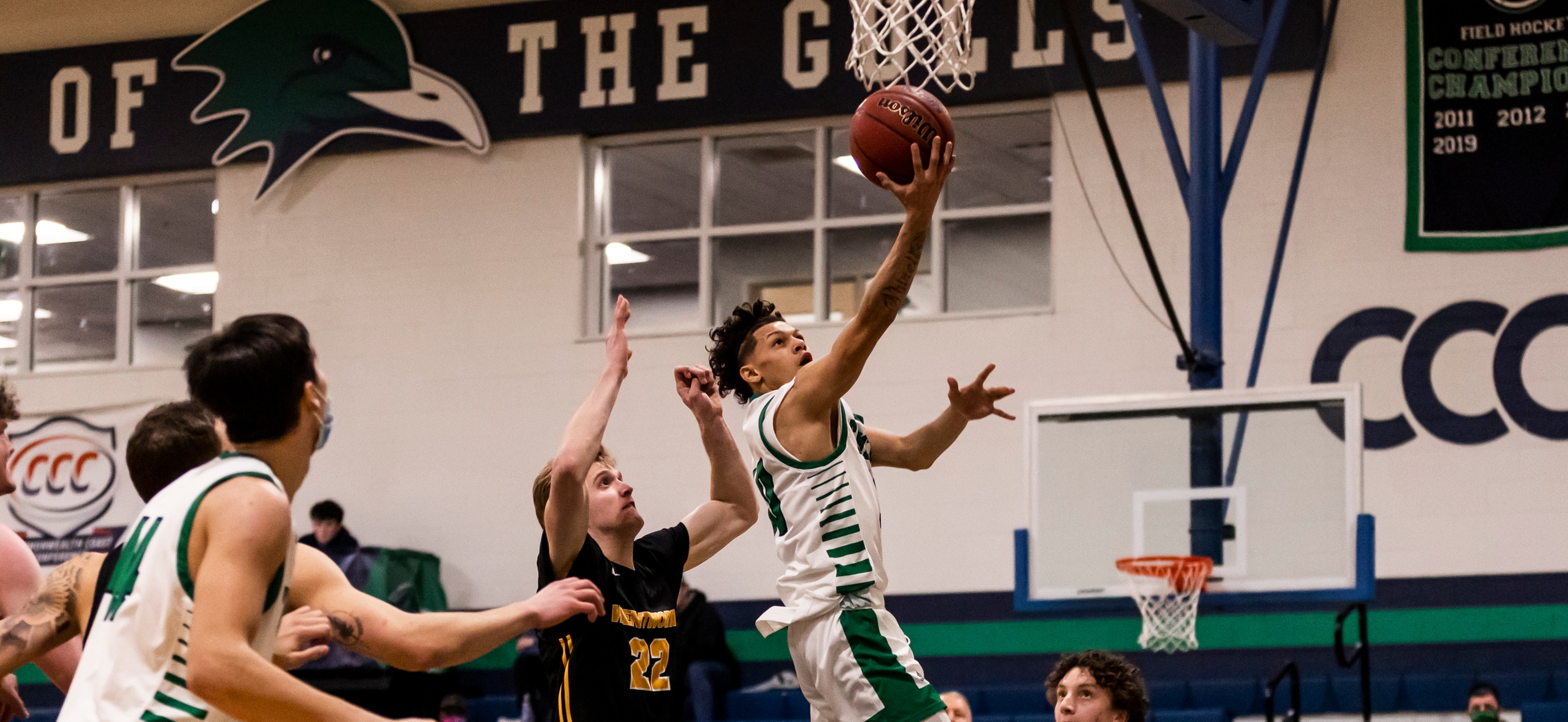 Men’s Basketball Outlasts Wentworth, 76-68