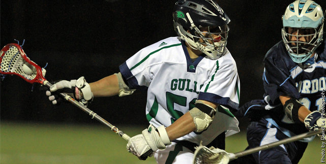 Endicott rolls to 16-3 win over Wentworth