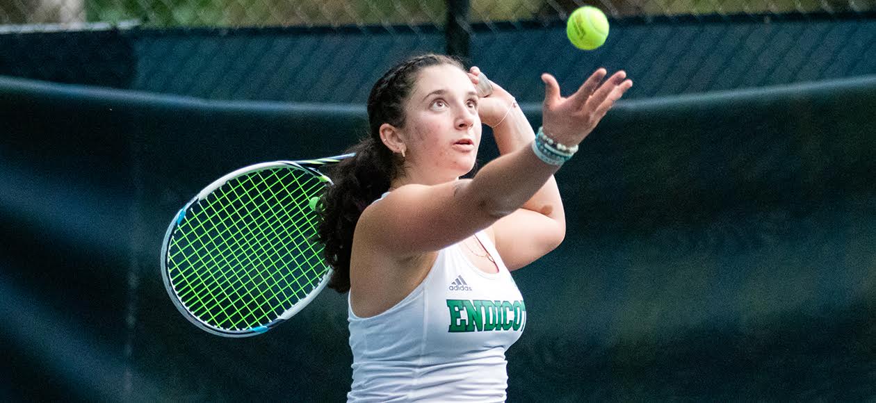 Women's Tennis Falls To Division I Holy Cross, 5-2
