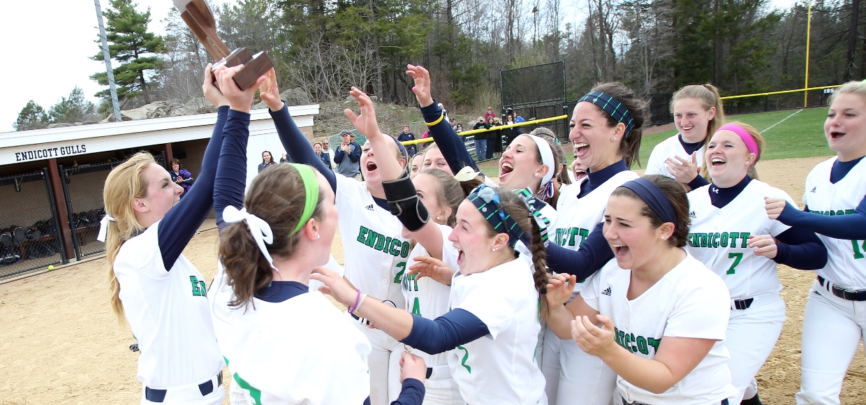 Softball Season Comes to an end with Loss to #1 Tufts in the NCAA Division III Regionals