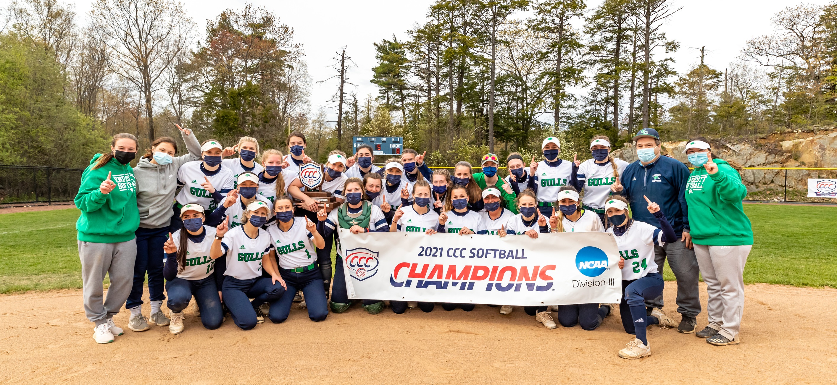 BACK-TO-BACK: Endicott Sweeps Western New England To Claim Second Straight CCC Championship