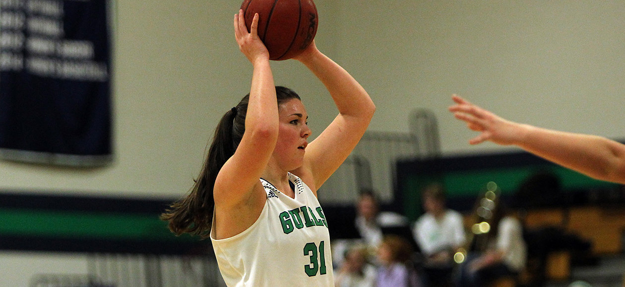 Hannah Shaw's 22 Points Lifts Endicott to 74-60 Victory Over Visiting Salve Regina University