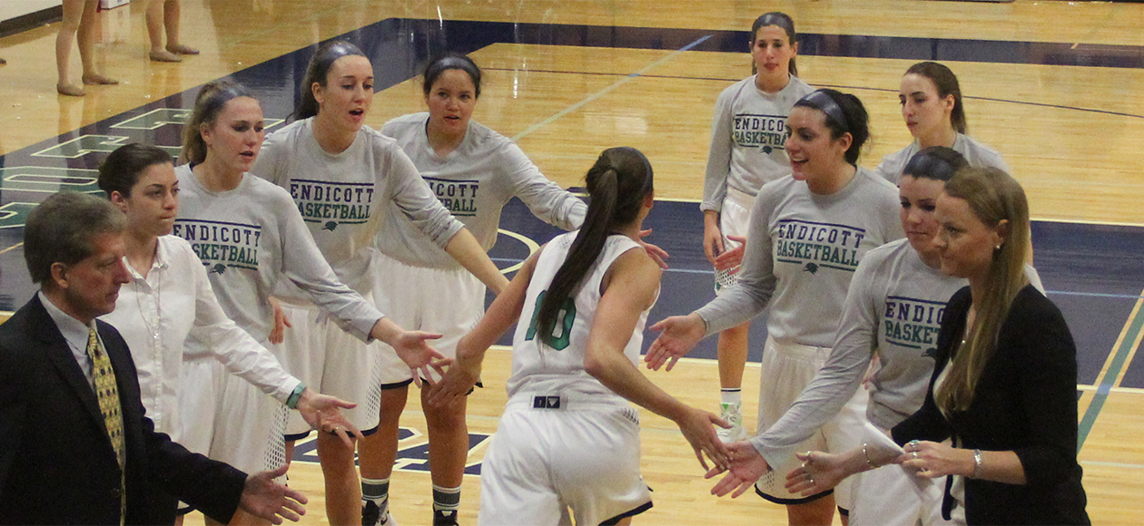 No. 4 Endicott Women's Basketball at No. 1 UNE: 2016 CCC Semifinals Preview
