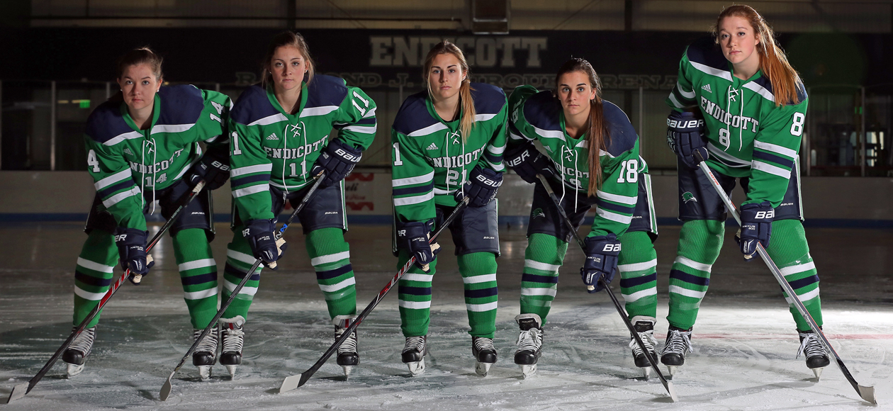 Women’s Ice Hockey Opens Up 2015-16 Season On Friday
