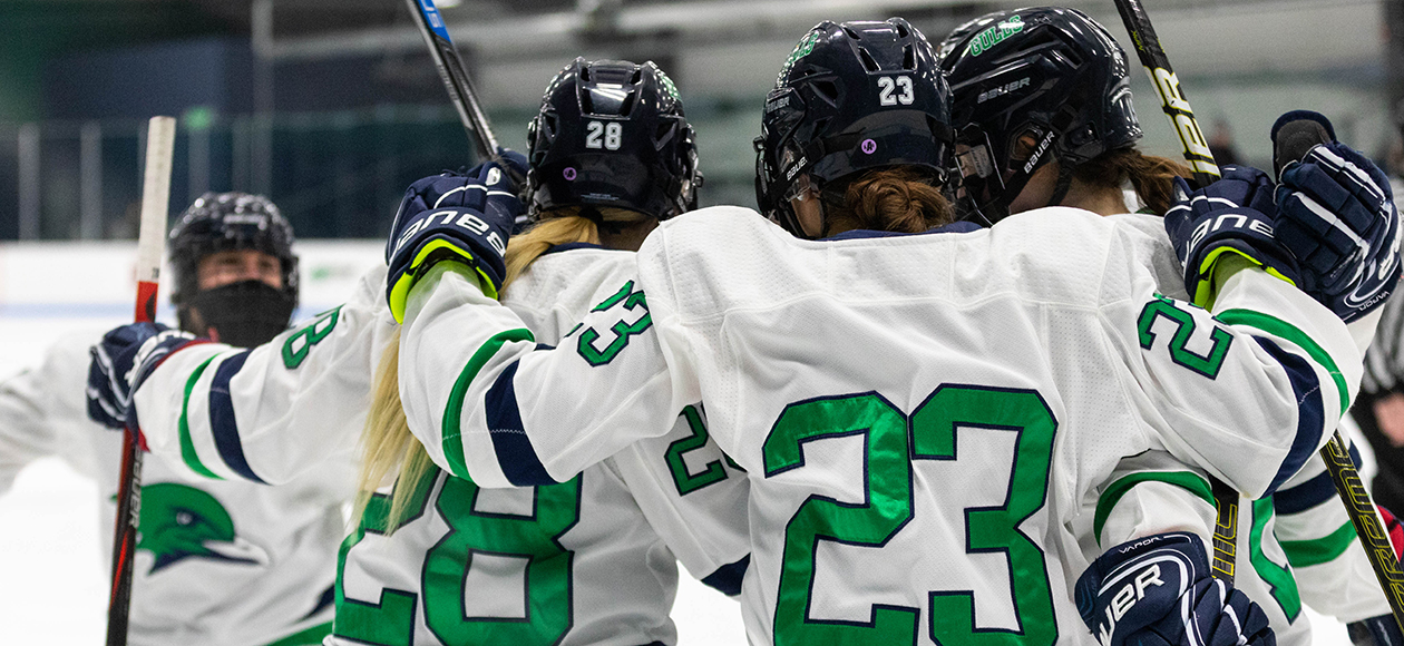 Women’s Ice Hockey Completes Third Period Comeback Against Suffolk, 2-1