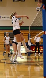 Endicott headed to finals with sweep of Roger Williams