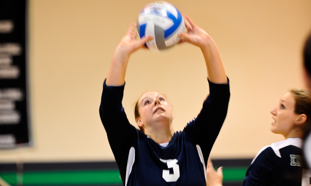 Volleyball wins one, loses one at MIT Invitational Day One