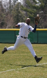 Baseball captures TCCC acclaim, Uribe Rookie of the Year