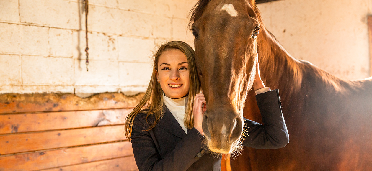 Equestrian Places Fourth At Stonehill Show