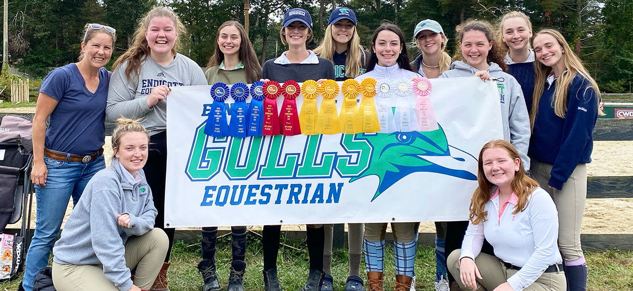 Equestrian Places 5th Overall At BU/Tufts Show