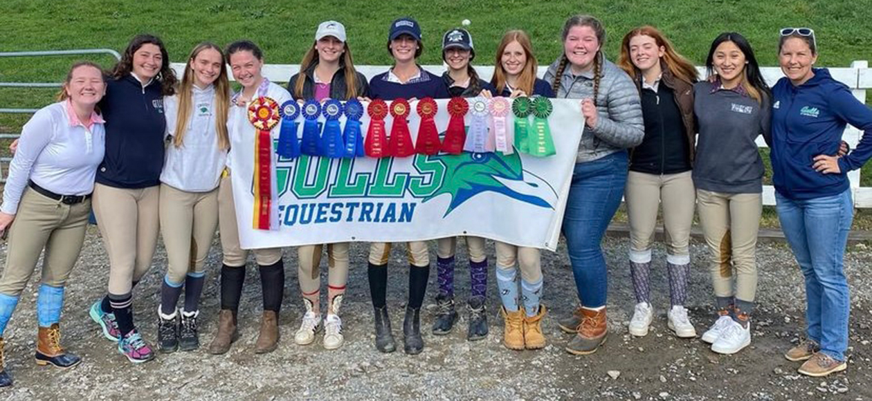 Equestrian Finishes Fifth At Stonehill Show