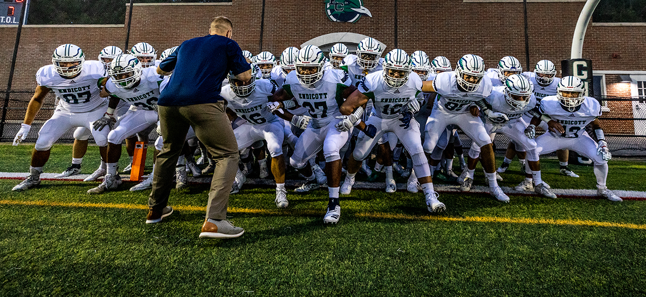 Endicott Ranked Third In First Grinold Chapter New England Division III Football Weekly Rankings