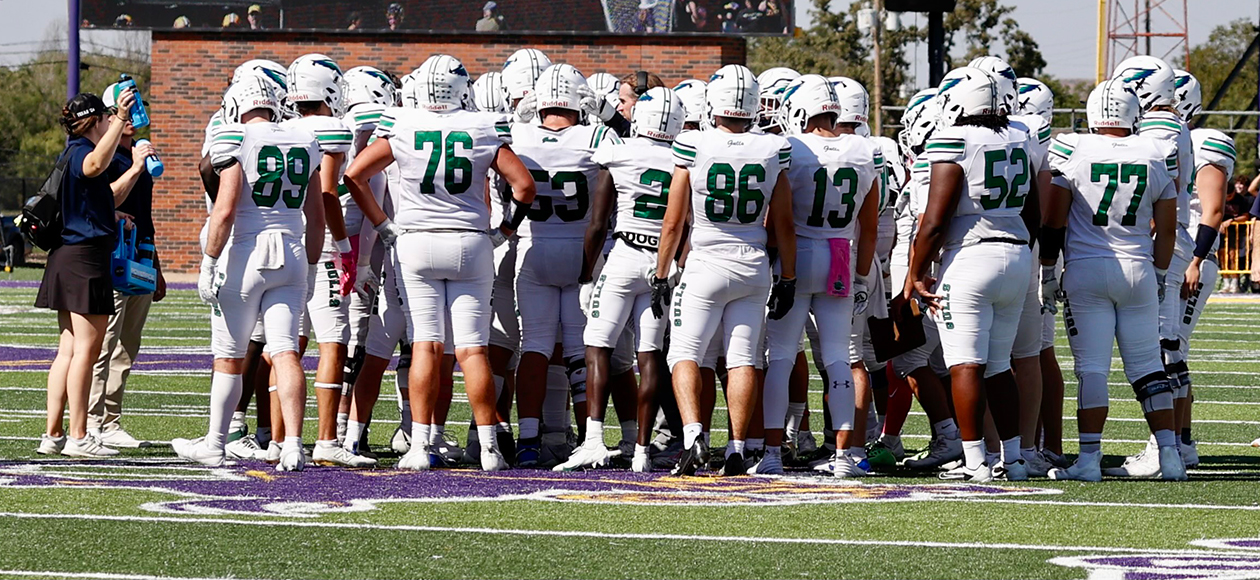 Hardin-Simmons Holds Off Endicott In Top-10 Nationally Ranked Matchup, 35-27