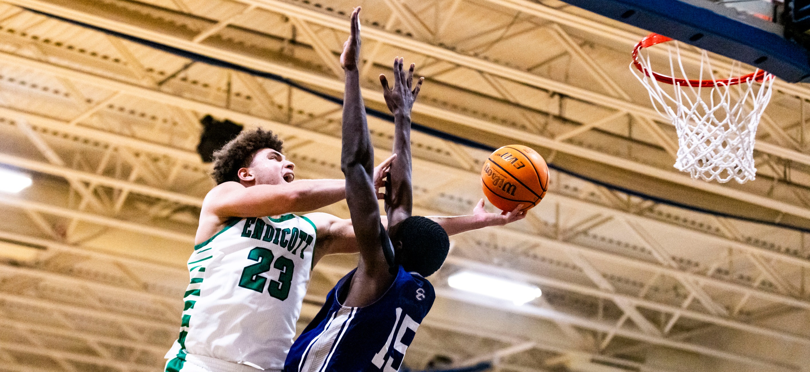 Kinney's Last-Second Layup Secures Men’s Basketball Victory Over Curry, 74-72