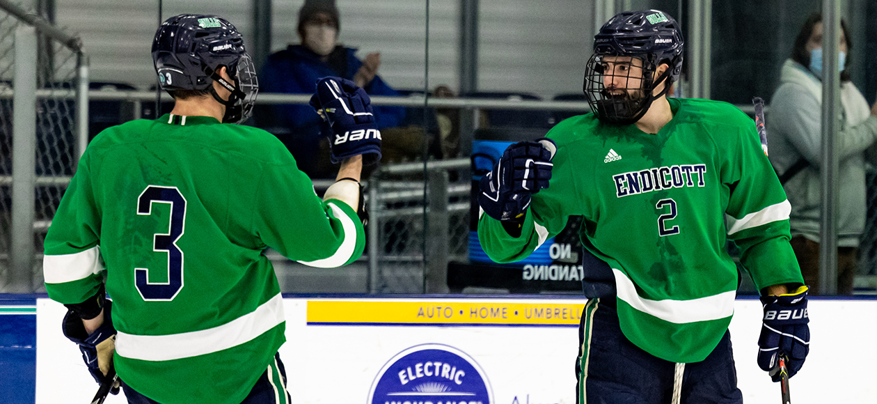 Men’s Ice Hockey Secures Top Spot In CCC Preseason Coaches’ Poll