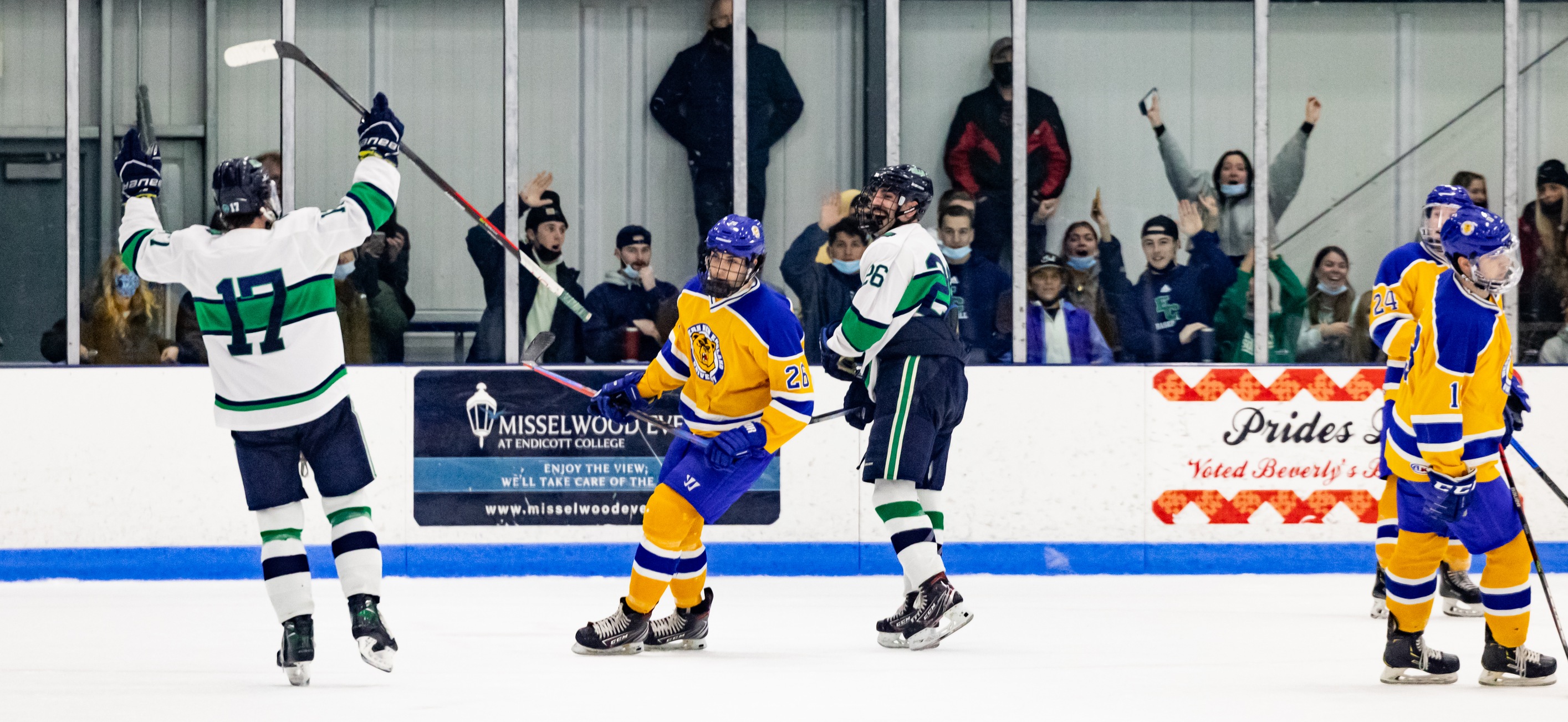 Men’s Ice Hockey Upends Western New England, 5-1