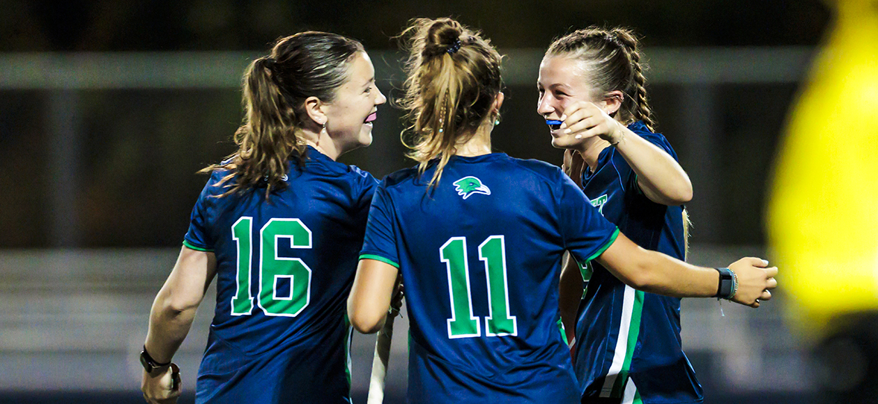 Field Hockey Stifles UNE, 1-0, In CNE Season Opener