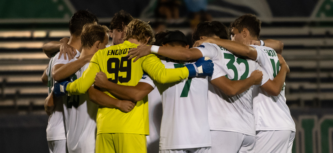 No. 2 Middlebury Outlasts Men's Soccer, 2-0