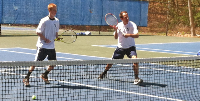 Endicott men's tennis reaches CCC Semifinals with 5-1 win over Western New England
