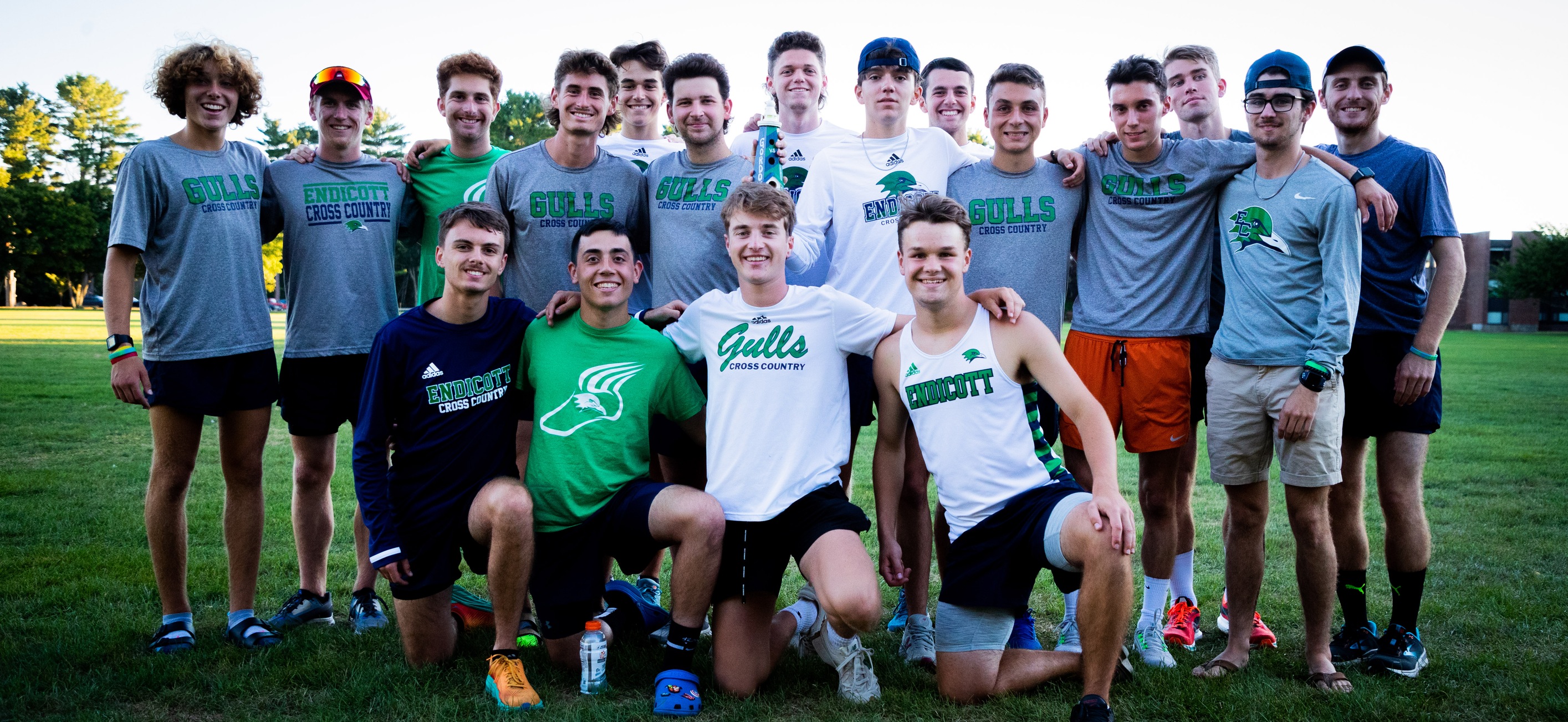 Men’s Cross Country Cruises To “Battle Of The North Shore” Victory