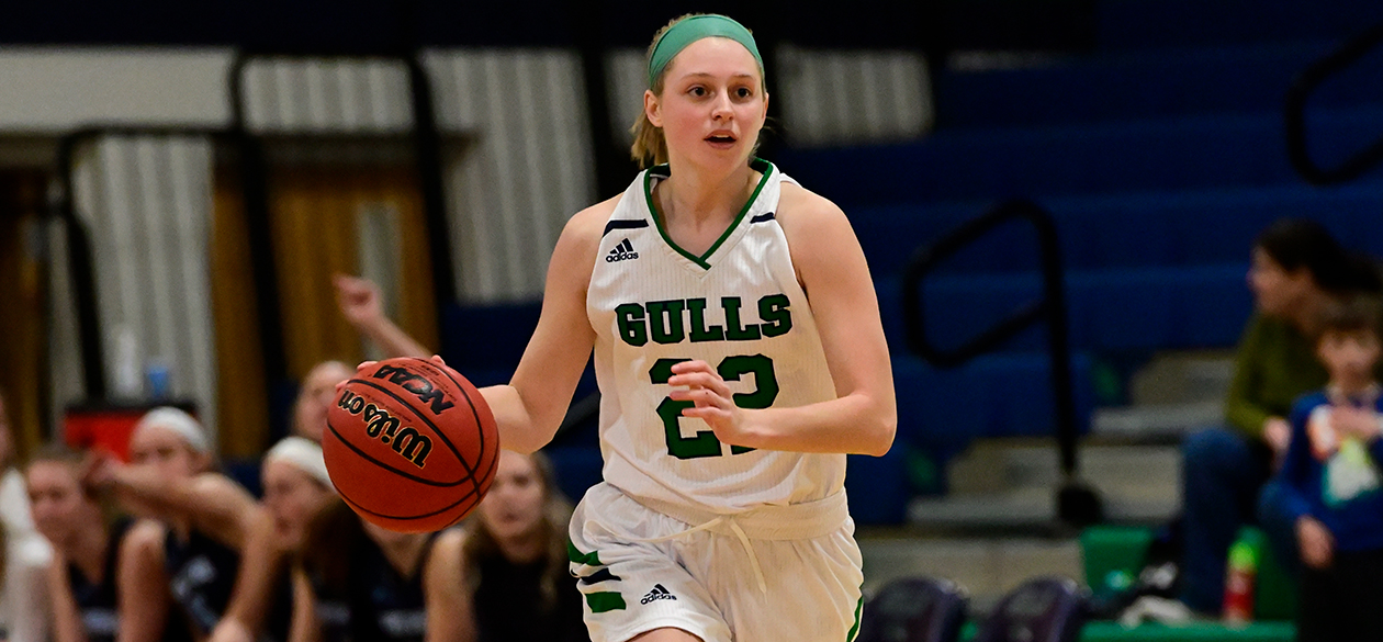 Putnam’s Career-High Shooting Night Leads Women’s Basketball Past UNE, 84-69