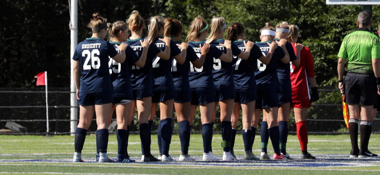 Image of the Endicott women's soccer team during the National Anthem.