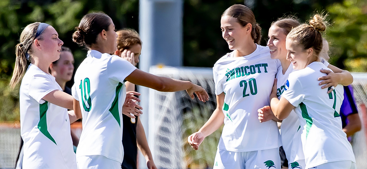 Women's Soccer Blanks Wentworth, 3-0