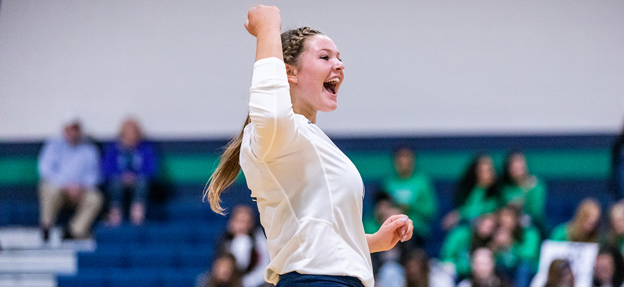 Endicott Tops NESCAC Foes Amherst (3-2) & Colby (3-0) On Saturday