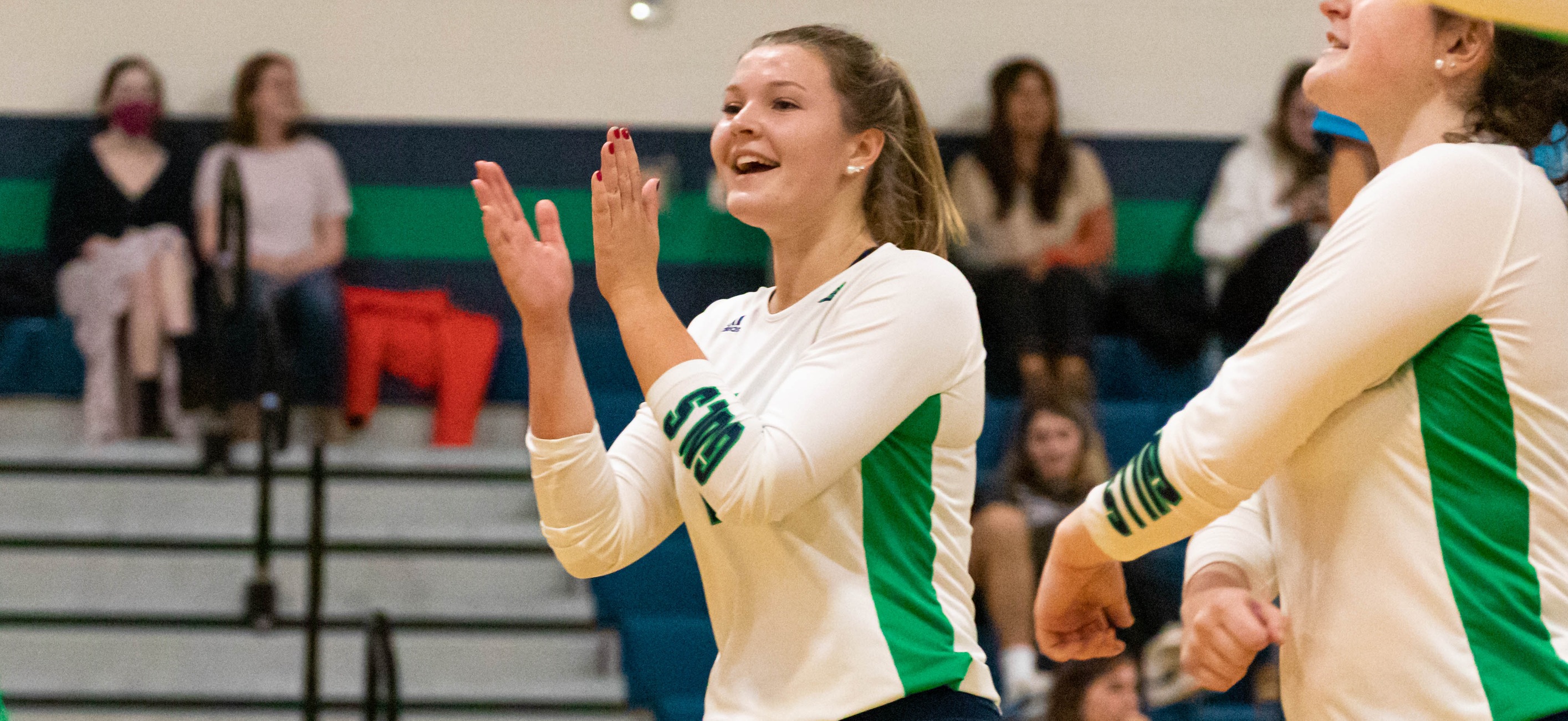 Women’s Volleyball Sweeps Western New England, 3-0