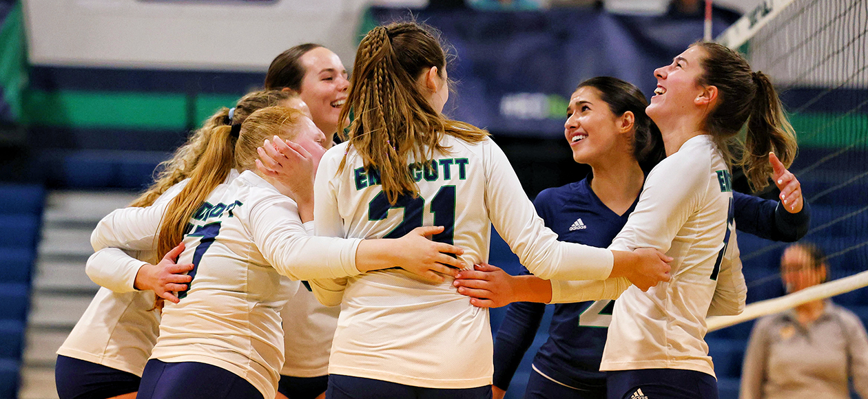 Women's Volleyball Downs WNE In CCC Semis, 3-1
