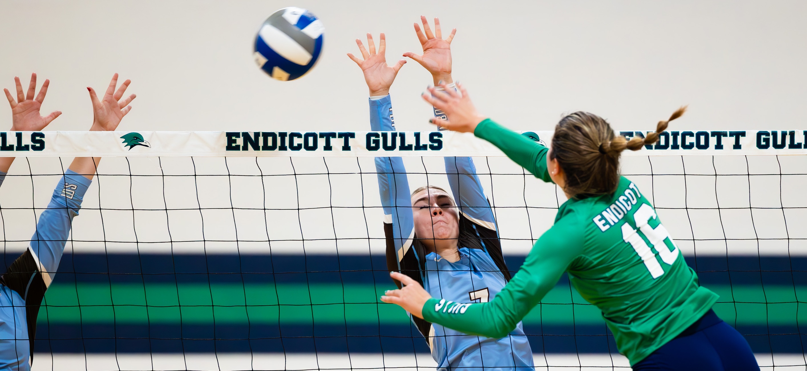 Women's Volleyball Pushes No. 22 Tufts To The Brink In 3-0 Setback